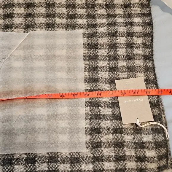 Everlane The Alpaca Patterned Scarf Gray Buffalo Check One Size Unisex - Picture 9 of 10